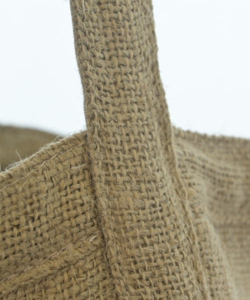 YAECA（ヤエカ）ショルダーバッグ ベージュ サイズ:- メンズ/2200638644012