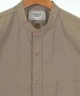 YAECA（ヤエカ）カジュアルシャツ ベージュ サイズ:M メンズ/2200647788028