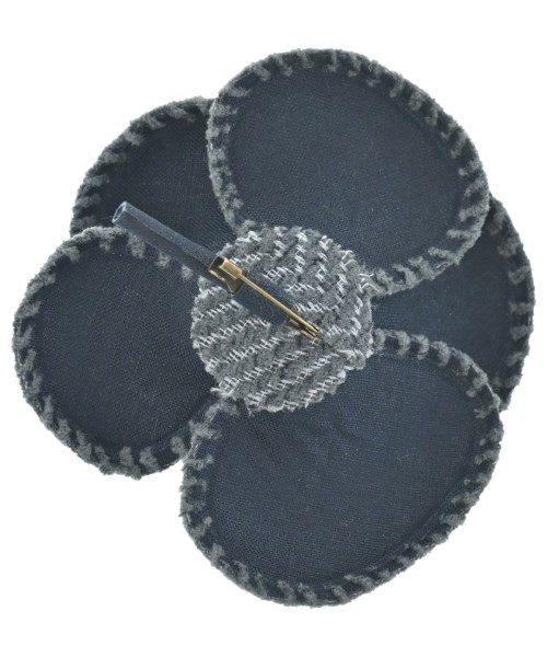 mina perhonen（ミナペルホネン）ブローチ・コサージュ グレー サイズ:- レディース/2200662250111