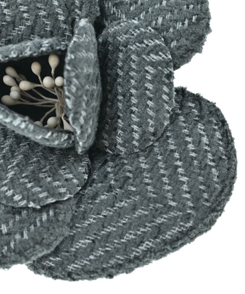 mina perhonen（ミナペルホネン）ブローチ・コサージュ グレー サイズ:- レディース/2200662250111