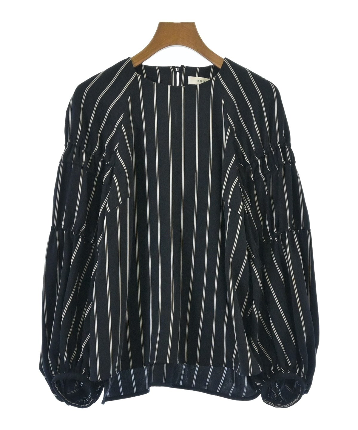 美品✨ADORE スモッキングブラウス タック ギャザー 黒 アドーア 美品✨ADORE スモッキングブラウス タック ギャザー 黒 アドーア