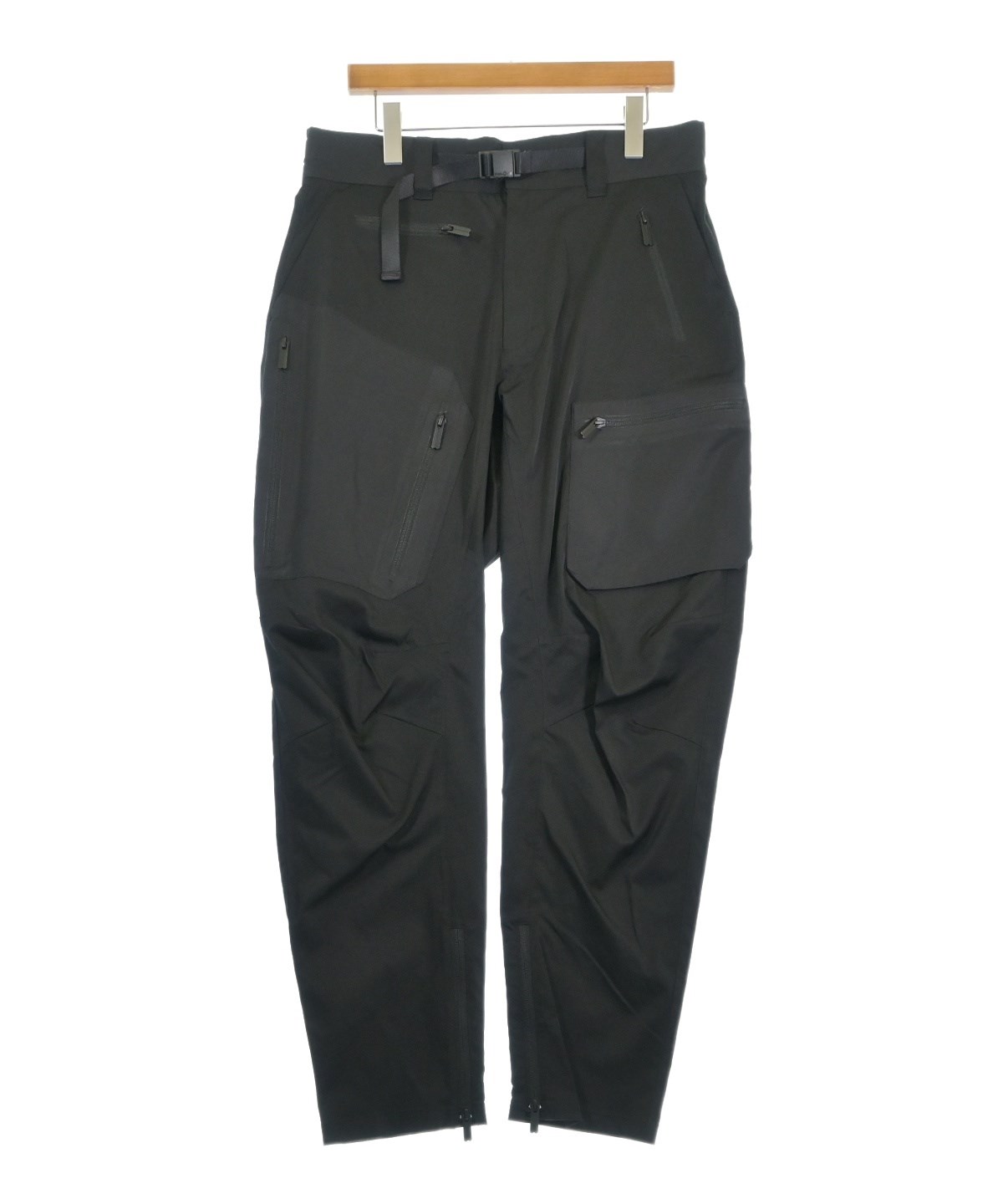 White Mountaineering（ホワイトマウンテニアリング）カーゴパンツ 黒