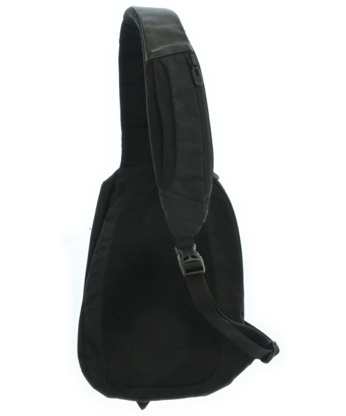 White Mountaineering（ホワイトマウンテニアリング）メッセンジャーバッグ 黒 サイズ:- メンズ/2200649302185