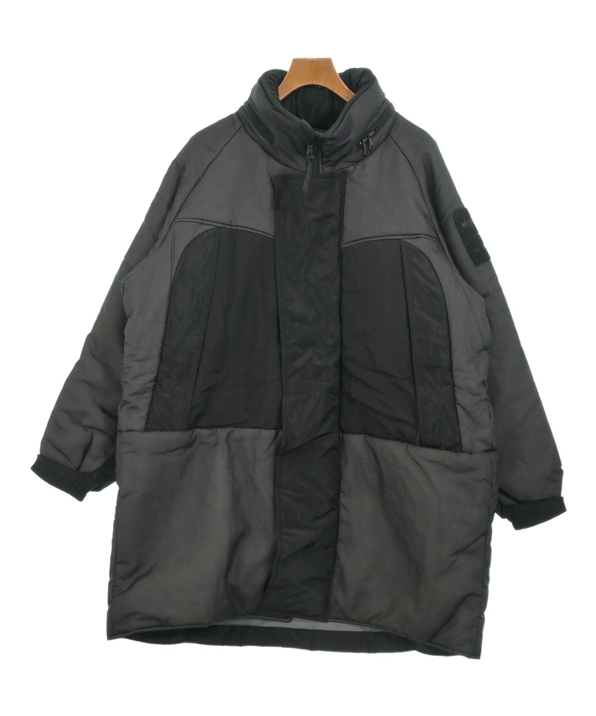 White Mountaineering（ホワイトマウンテニアリング）ダウンコート 黒