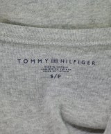 TOMMY HILFIGER（トミーヒルフィガー）Tシャツ・カットソー グレー サイズ:S レディース/2200607957136