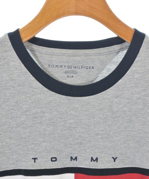 TOMMY HILFIGER（トミーヒルフィガー）Tシャツ・カットソー グレー サイズ:S レディース/2200685046081