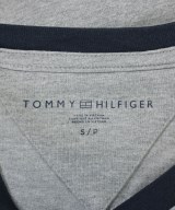 TOMMY HILFIGER（トミーヒルフィガー）Tシャツ・カットソー グレー サイズ:S レディース/2200685046081