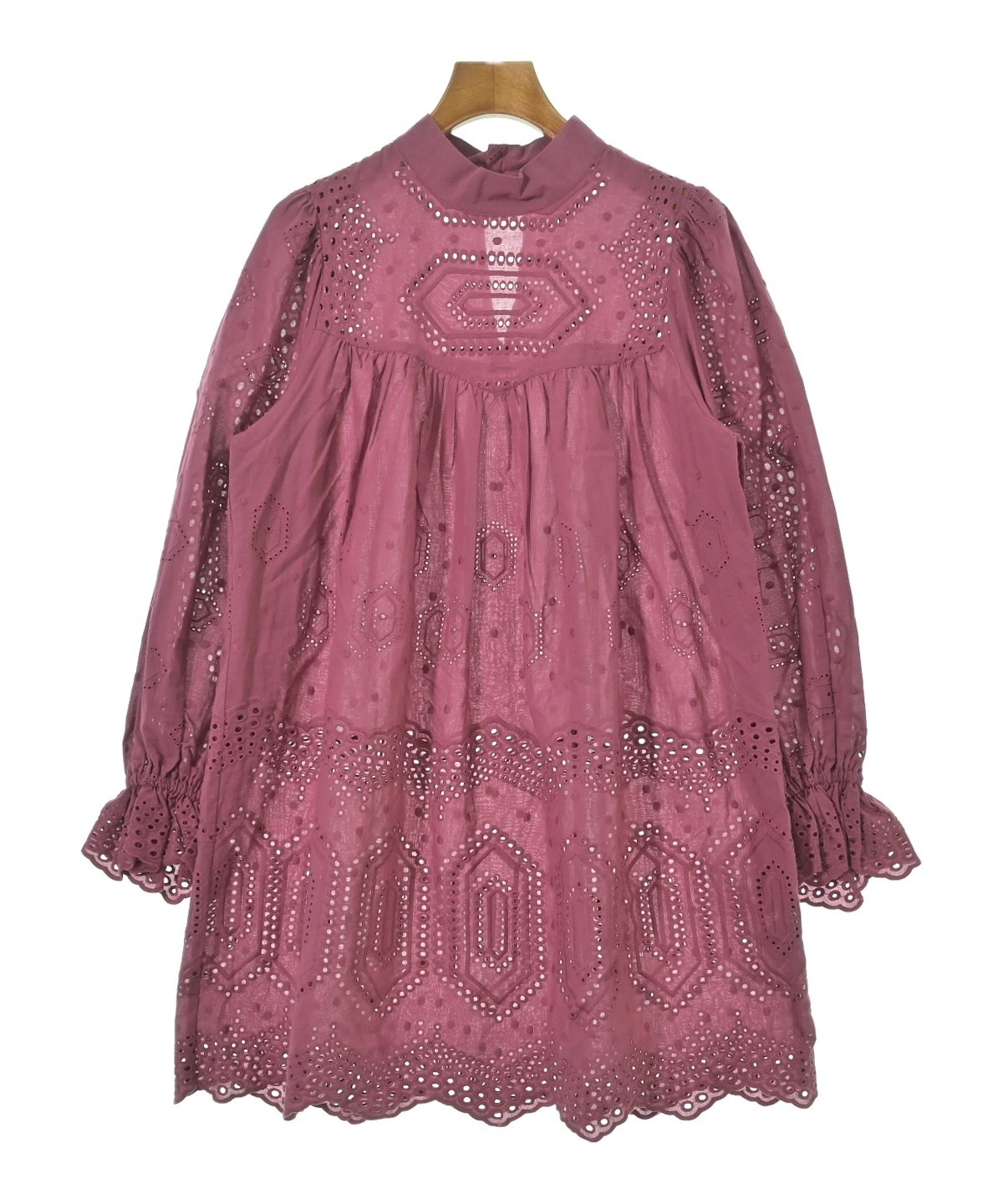 HUG O WaR（ハグオーワー）ブラウス 赤 サイズ:F レディース