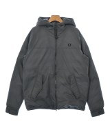 FRED PERRY（フレッドペリー）ダウンジャケット/ダウンベスト グレー サイズ:M レディース/2200635701015