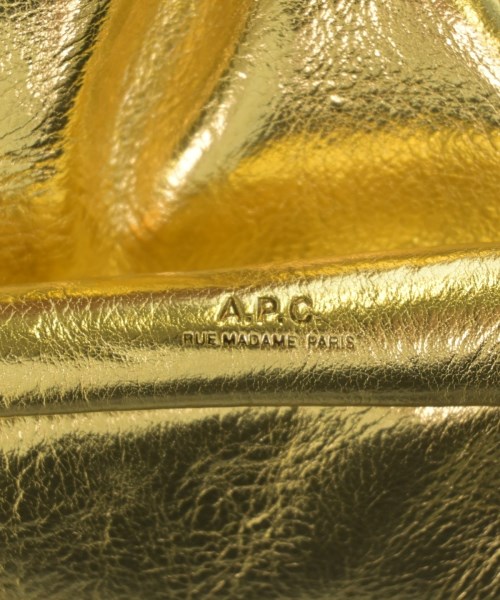 A.P.C.（アーペーセー）ショルダーバッグ ゴールド サイズ:- レディース/2200661300060
