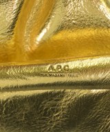 A.P.C.（アーペーセー）ショルダーバッグ ゴールド サイズ:- レディース/2200661300060