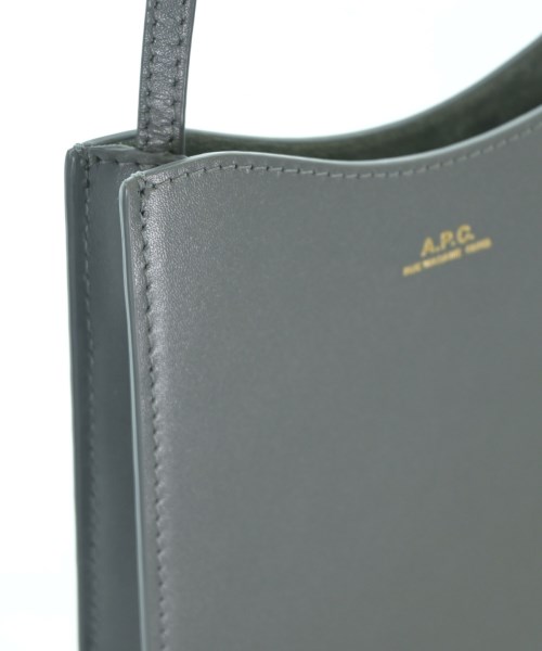 A.P.C.（アーペーセー）ショルダーバッグ グレー サイズ:- レディース/2200734389022