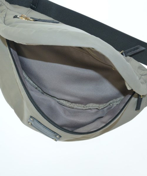 BARNEYS NEWYORK（バーニーズニューヨーク）ショルダーバッグ ベージュ サイズ:- レディース/2200661536056