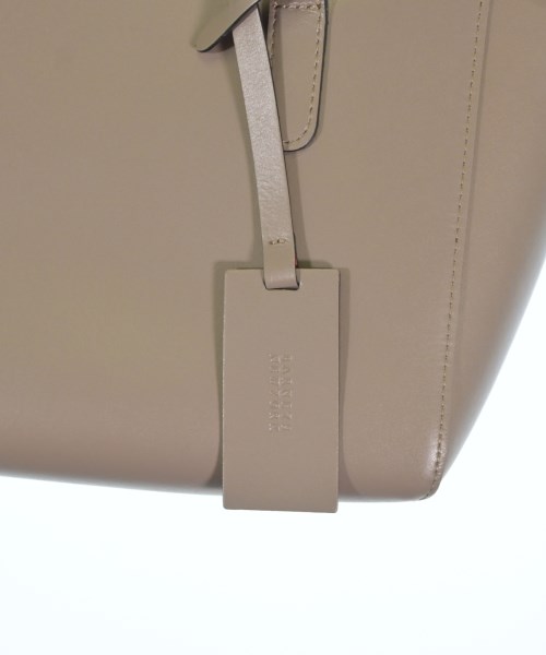 BARNEYS NEWYORK（バーニーズニューヨーク）ショルダーバッグ グレー サイズ:- レディース/2200688563035