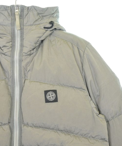 STONE ISLAND（ストーンアイランド）ダウンジャケット/ダウンベスト カーキ サイズ:M メンズ/2200643900028