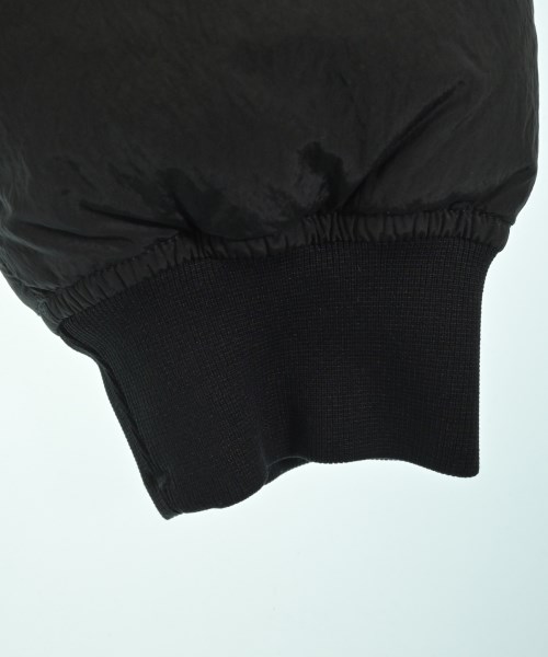 STONE ISLAND（ストーンアイランド）ダウンジャケット/ダウンベスト 黒 サイズ:XL メンズ/2200611990044