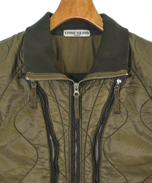 STONE ISLAND（ストーンアイランド）ブルゾン カーキ サイズ:S メンズ/2200649344017