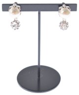 petite robe noire ピアス
