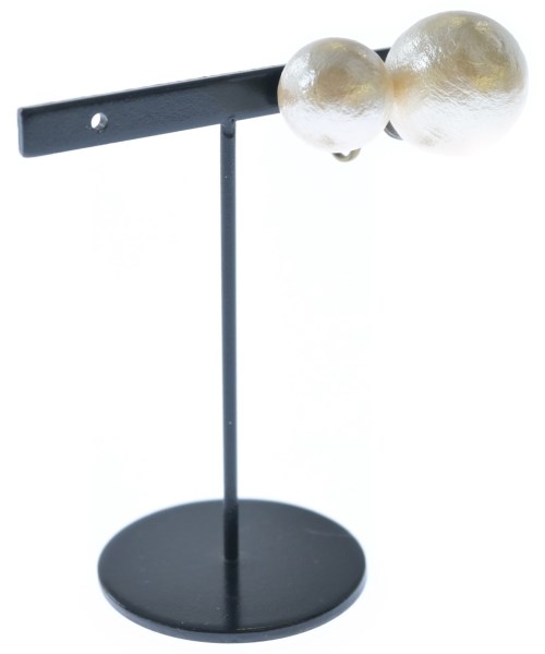 petite robe noire(プティローブノアー)ピアス・イヤリング 白 サイズ:-/2200687535088