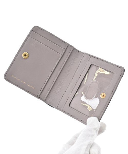 MARC BY MARC JACOBS（マーク　バイ　マーク　ジェイコブス）財布・コインケース ベージュ サイズ:- レディース/2200673937018