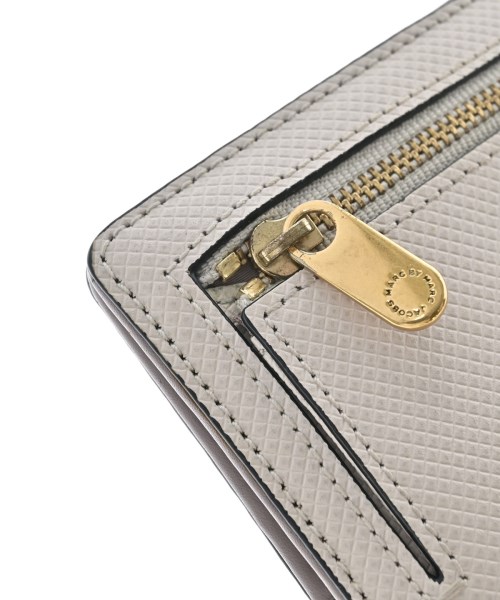 MARC BY MARC JACOBS（マーク　バイ　マーク　ジェイコブス）財布・コインケース ベージュ サイズ:- レディース/2200673937018