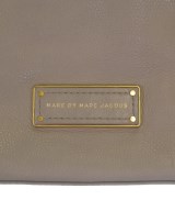 MARC BY MARC JACOBS（マーク　バイ　マーク　ジェイコブス）ハンドバッグ グレー サイズ:- レディース/2200709844242