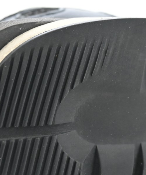 sacai（サカイ）スニーカー 黒 サイズ:25cm メンズ/2200603170096