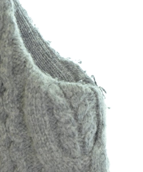 LACOSTE（ラコステ）ダウンジャケット/ダウンベスト グレー サイズ:38(S位) レディース/2200675054010