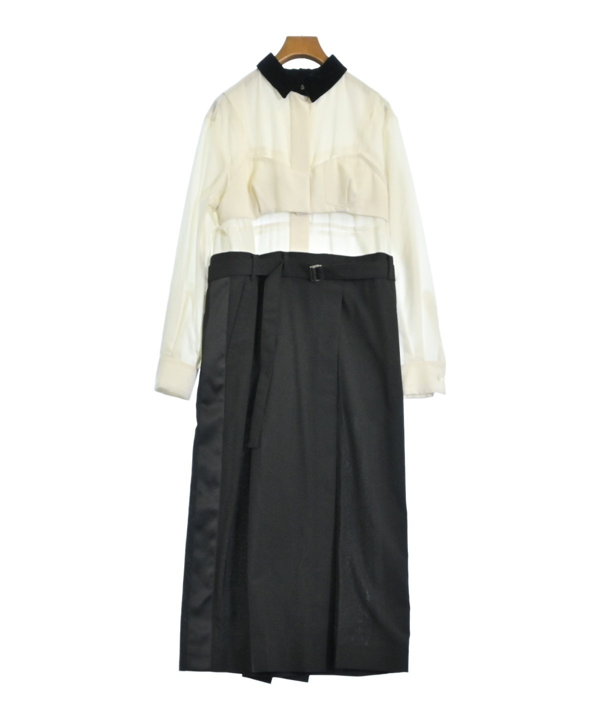 sacai（サカイ）ワンピース 白 サイズ:1(S位) レディース