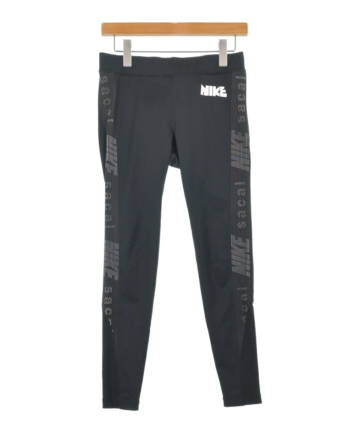 レア新品❣️Sacai✖️Nike Mid-Rise LeggingsブラックXL sacai（サカイ）その他 黒 サイズ:XL レディース/2200726486098