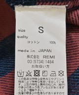 REMI RELIEF（レミレリーフ）カジュアルシャツ 赤 サイズ:S レディース/2200708910047
