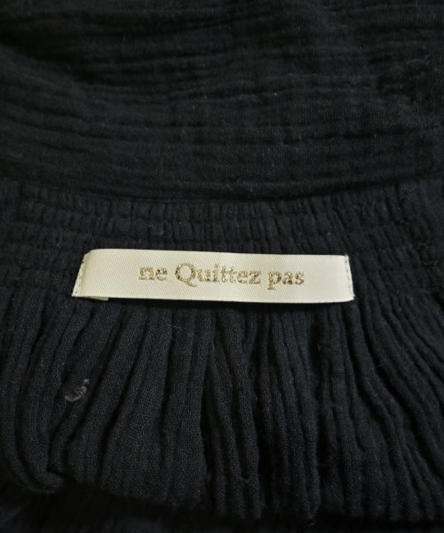 NE QUITTEZ PAS（ヌキテパ）カジュアルシャツ 黒 サイズ:F レディース/2200659042026