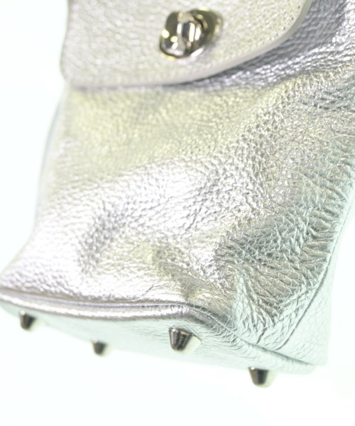 LAURA DI MAGGIO（ローラディマジオ）ショルダーバッグ シルバー サイズ:- レディース/2200668904117