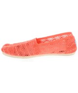TOMS（トムス）その他 ピンク サイズ:US7(24cm位) レディース/2200723140238