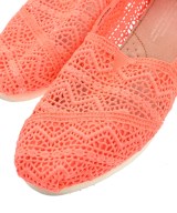TOMS（トムス）その他 ピンク サイズ:US7(24cm位) レディース/2200723140238