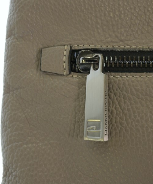 GIANNI CHIARINI（ジャンニキャリーニ）クラッチバッグ グレー サイズ:- レディース/2200703326034