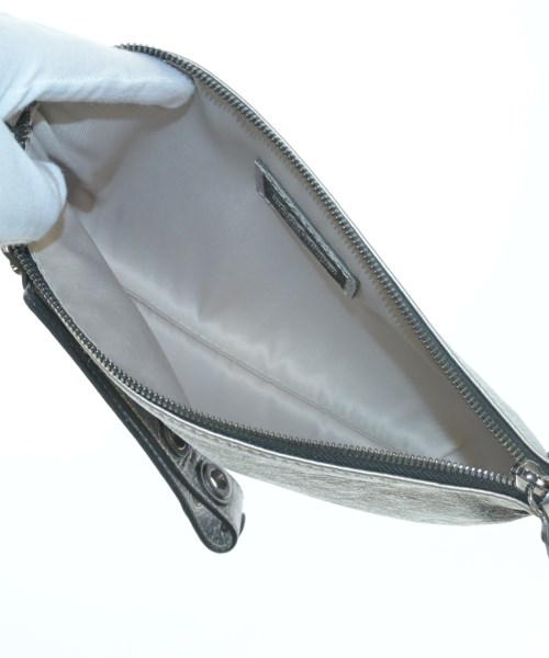 GIANNI CHIARINI（ジャンニキャリーニ）クラッチバッグ シルバー サイズ:- レディース/2200679029083