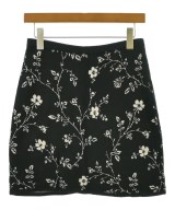 Agnes b. ミニスカート