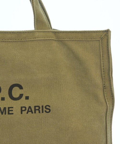 A.P.C.（アーペーセー）ショルダーバッグ カーキ サイズ:- メンズ/2200636945180