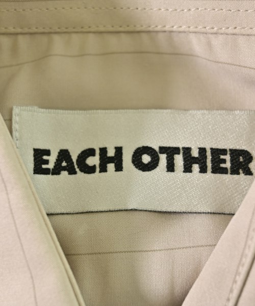 EACHxOTHER（イーチアザー）カジュアルシャツ ベージュ サイズ:S レディース/2200660696041