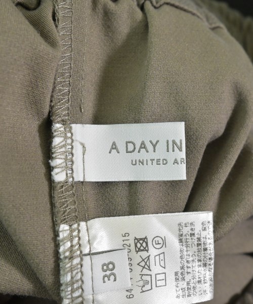 a day in the life UNITED ARROWS（アデイインザライフユナイテッドアローズ）その他 カーキ サイズ:38(M位) レディース/2200623795316
