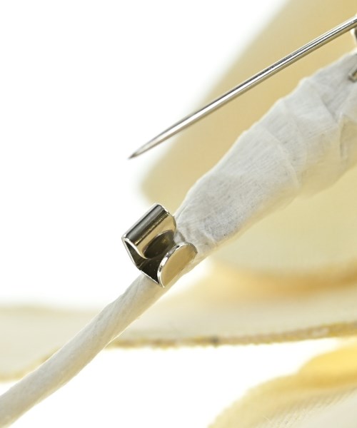 MADISON BLUE（マディソンブルー）ブローチ・コサージュ 黄 サイズ:- レディース/2200631224402