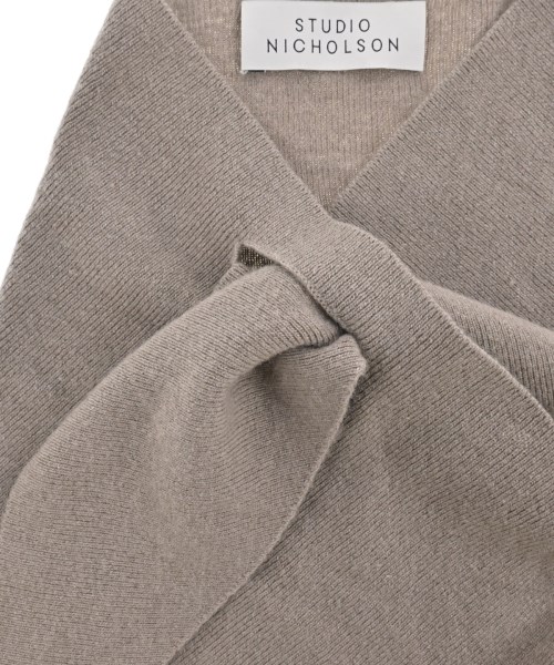 STUDIO NICHOLSON（スタジオニコルソン）バンダナ・スカーフ グレー サイズ:- レディース/2200648887232