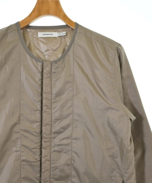 nonnative（ノンネイティブ）ダウンジャケット/ダウンベスト ベージュ サイズ:2(L位) メンズ/2200660066028