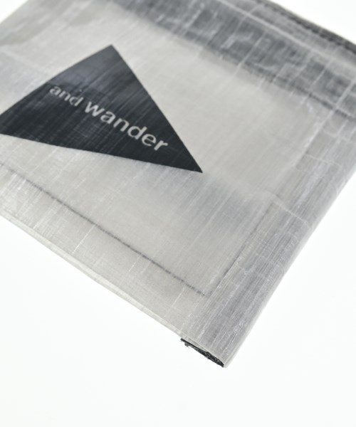 and wander（アンド　ワンダー）財布・コインケース グレー サイズ:- メンズ/2200620859165
