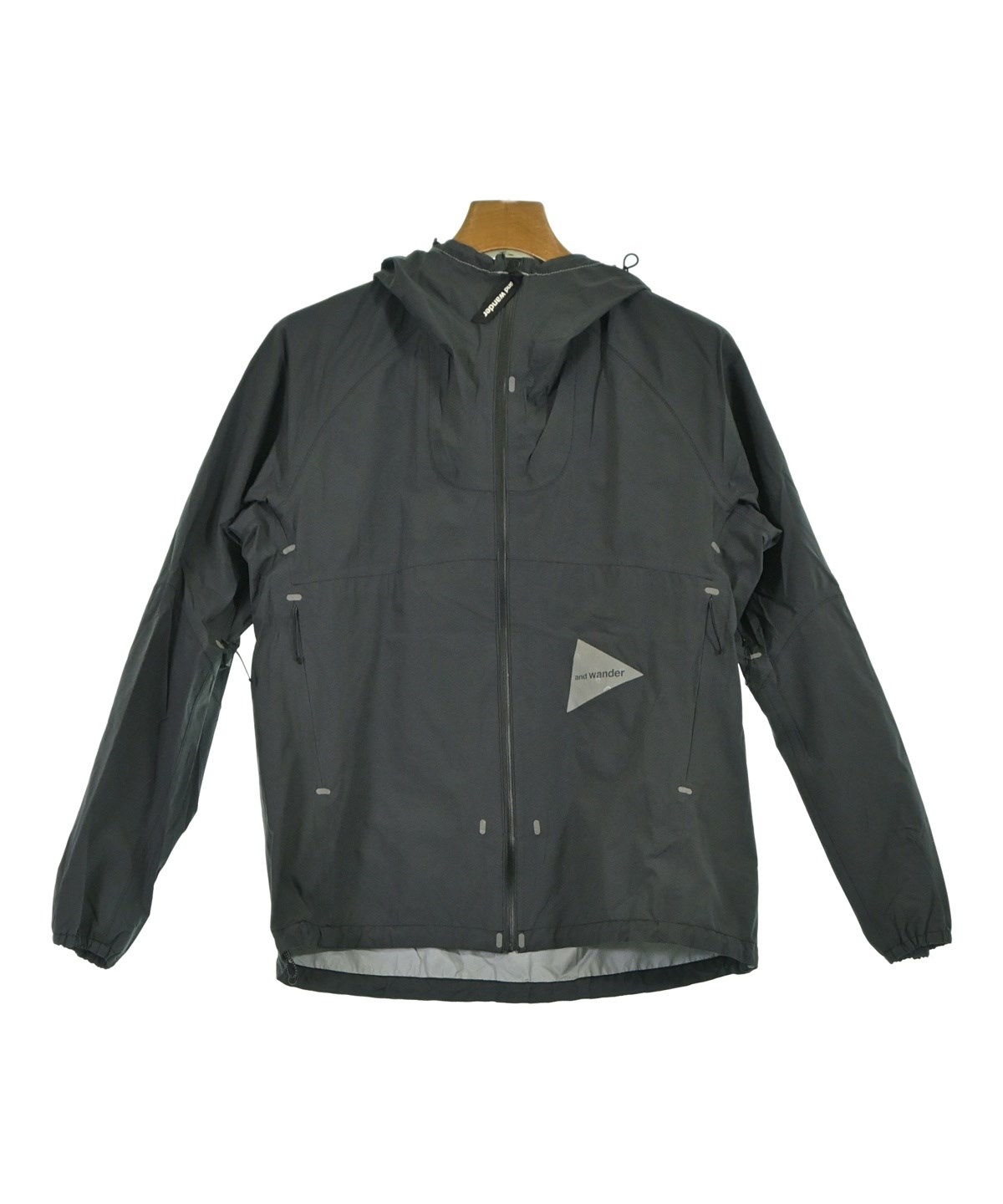 and wander（アンド ワンダー）マウンテンパーカー グレー サイズ:00
