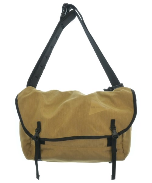 and wander(アンド　ワンダー)メッセンジャーバッグ ベージュ サイズ:-/2200666796356