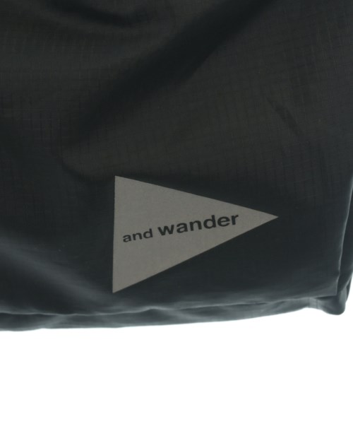 and wander（アンド　ワンダー）ショルダーバッグ 黒 サイズ:- メンズ/2200720298024