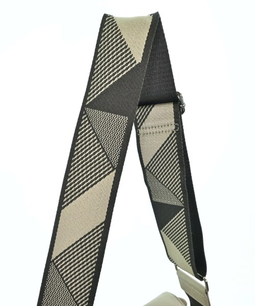 ear PAPILLONNER（イアパピヨネ）ショルダーバッグ ベージュ サイズ:- レディース/2200672580024