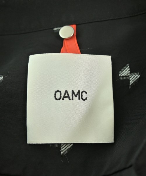 OAMC（オーエーエムシー）カジュアルシャツ 黒 サイズ:S メンズ/2200671837068
